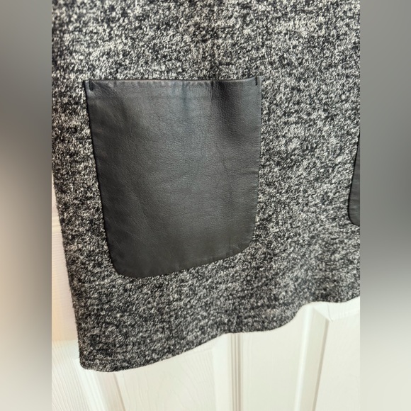 Madewell Gray Mini Dress with Black Pockets - Picture 3 of 8